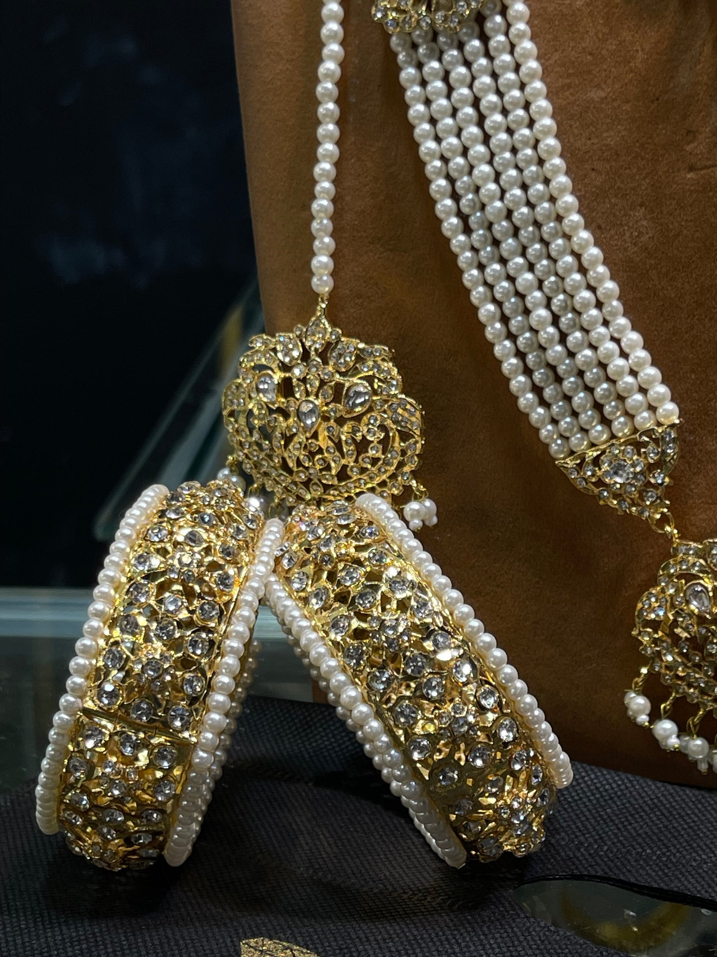 Hyderabadi Bridal Neckalce In Golden White