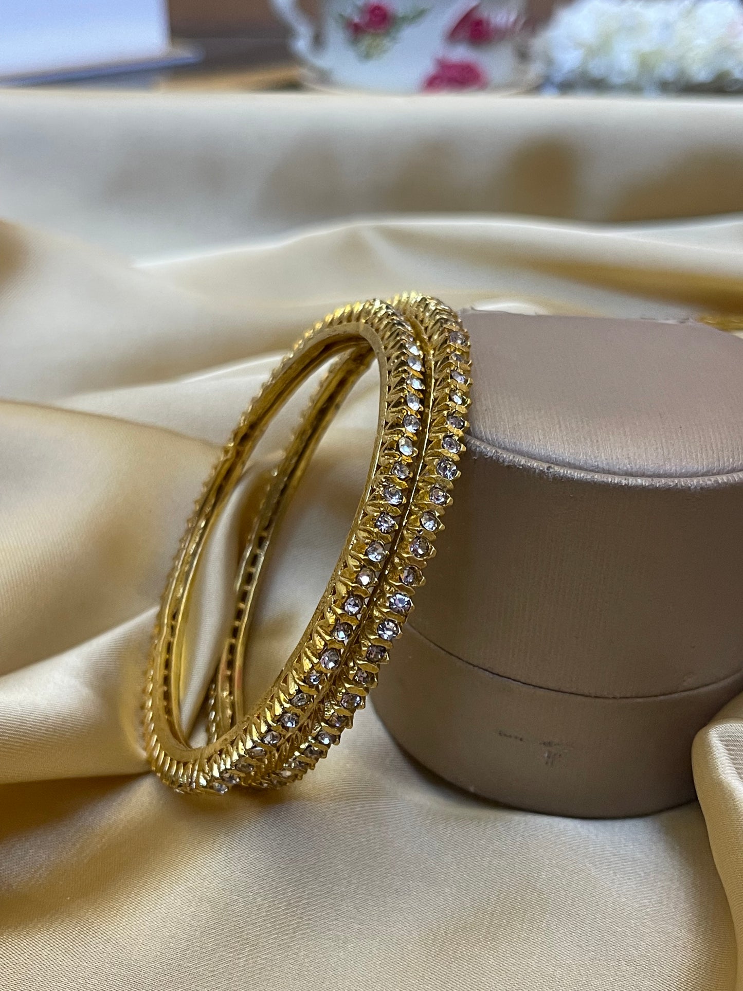 2 Pcs Stylish Pair of Bangles