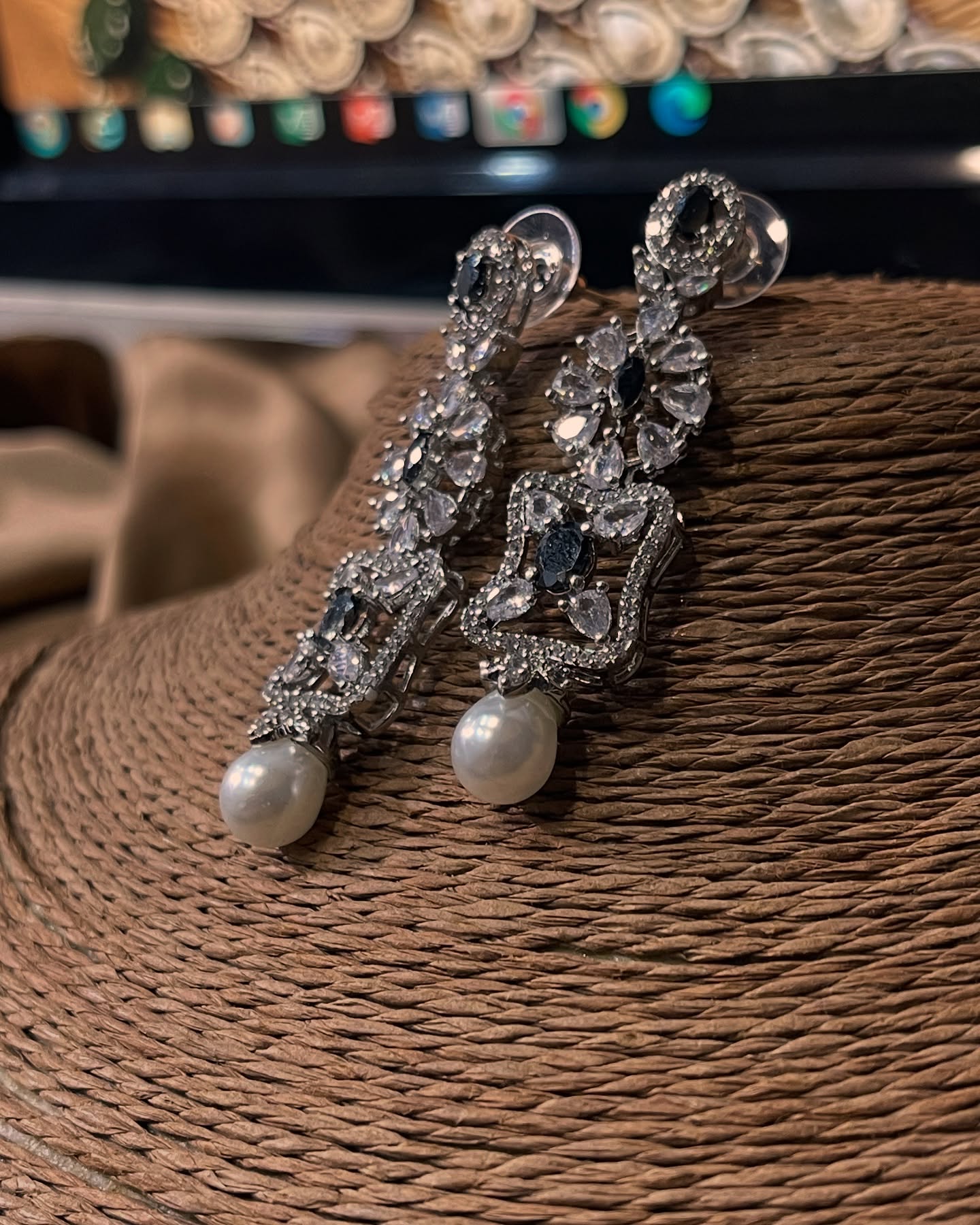 Zircon Earrings BLACK