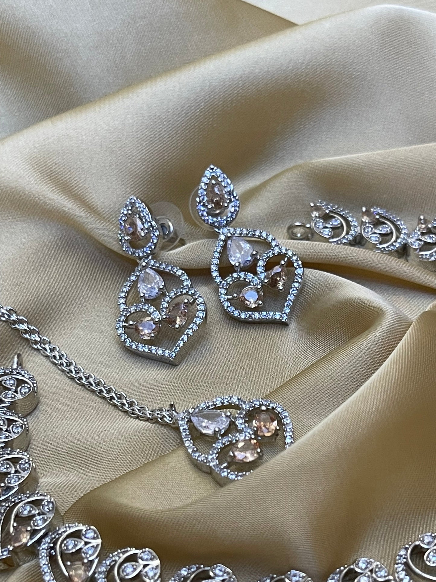 Zircon Ad Necklace Sets
