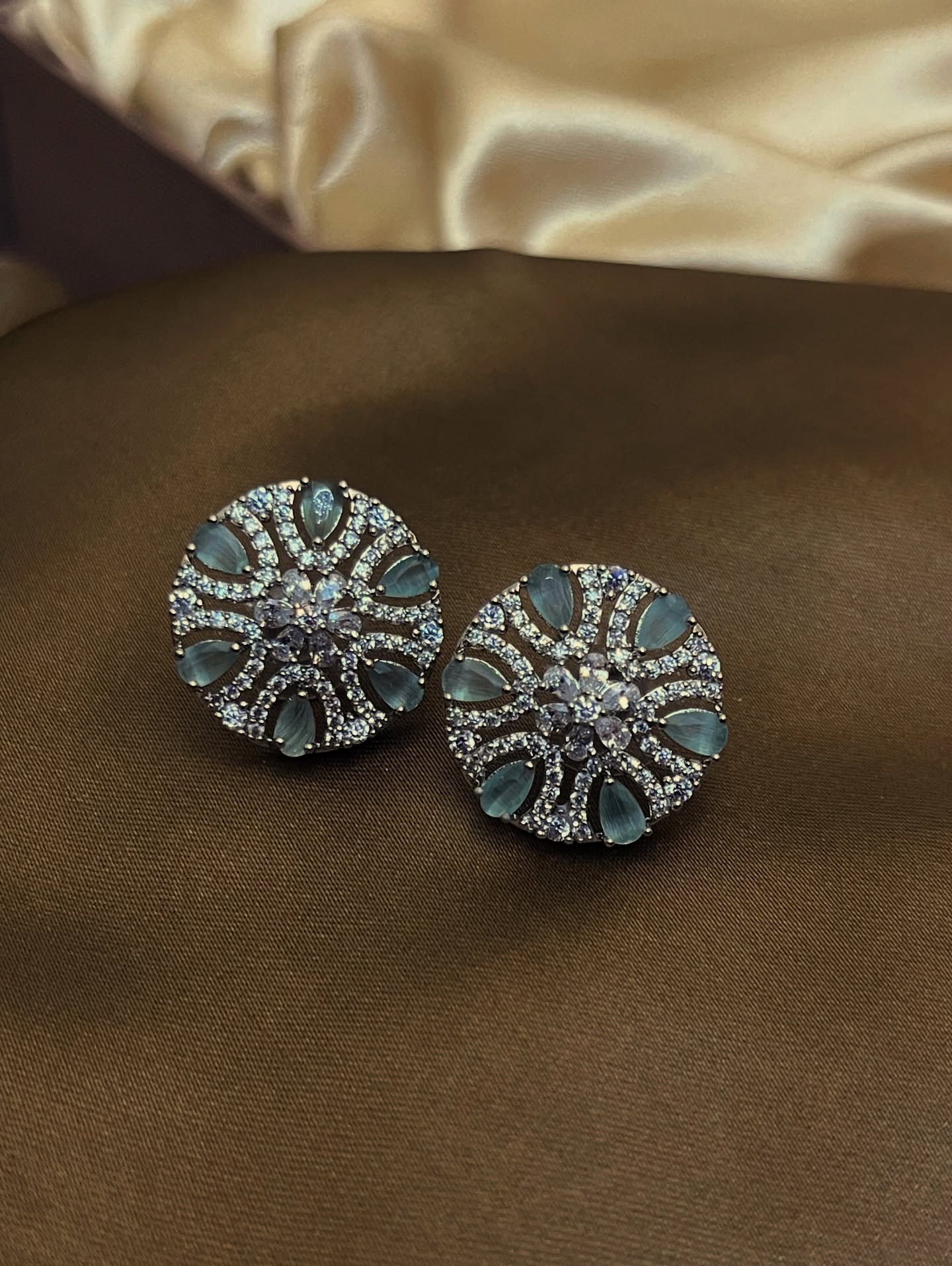 Zircon Ad Tops