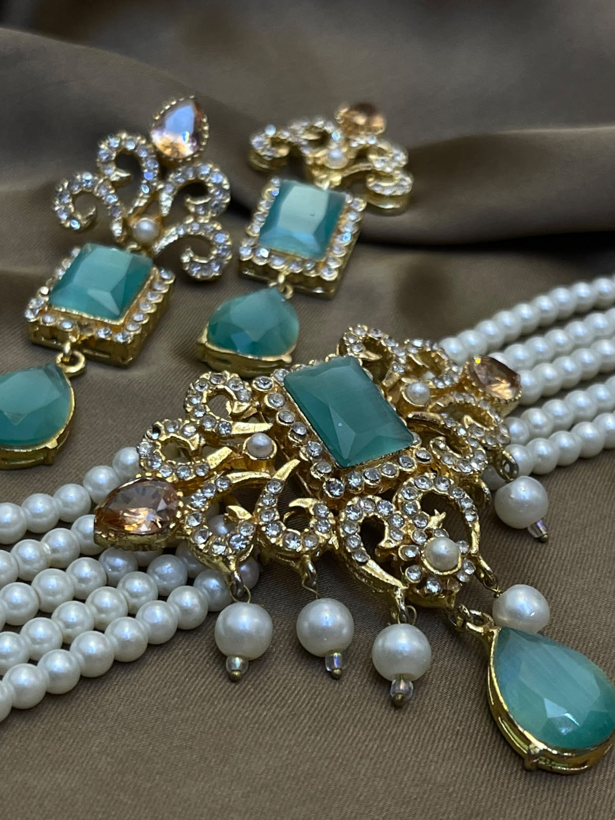 Elegant Pearl Choker Set