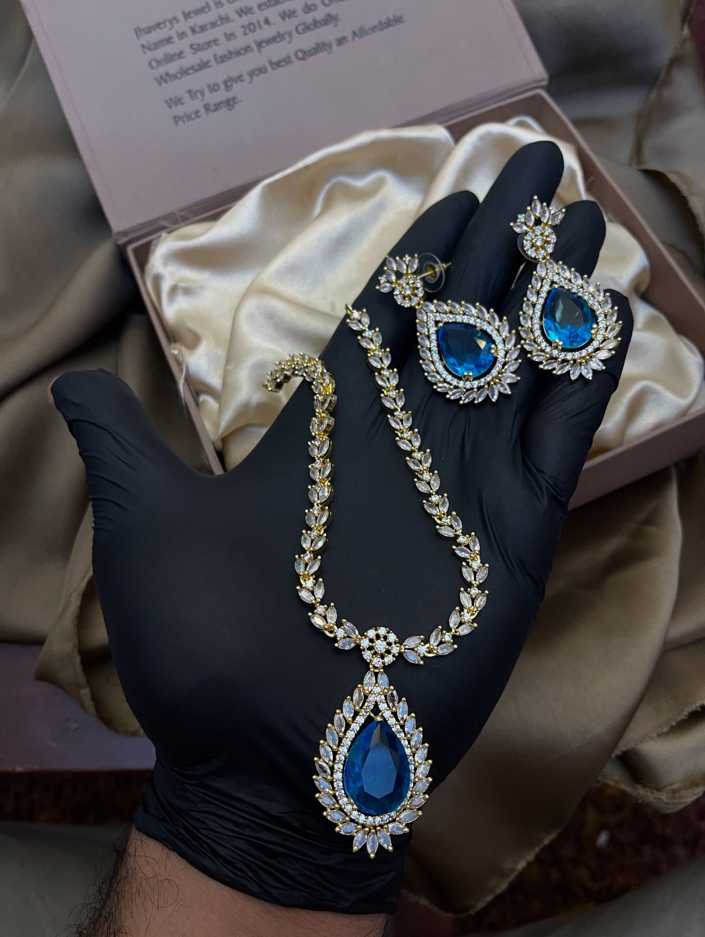 Zircon Ad Necklace Set