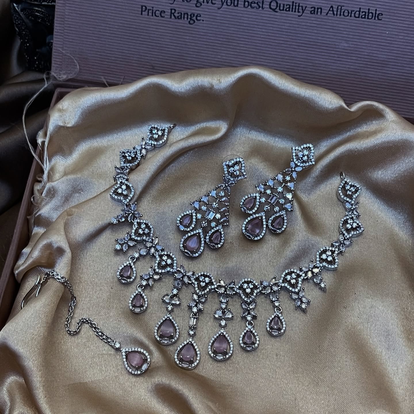 zircon Ad NECKLACE SET