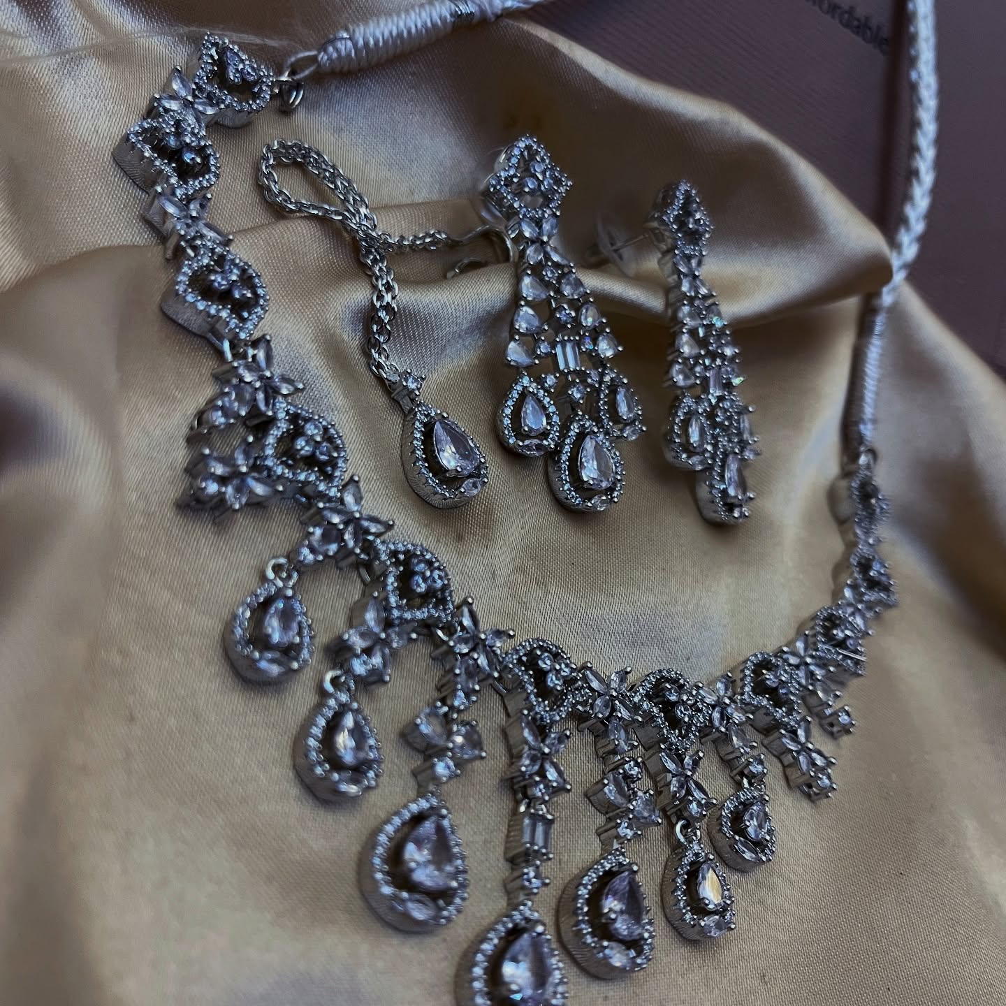 Zircon jarao Necklace Set