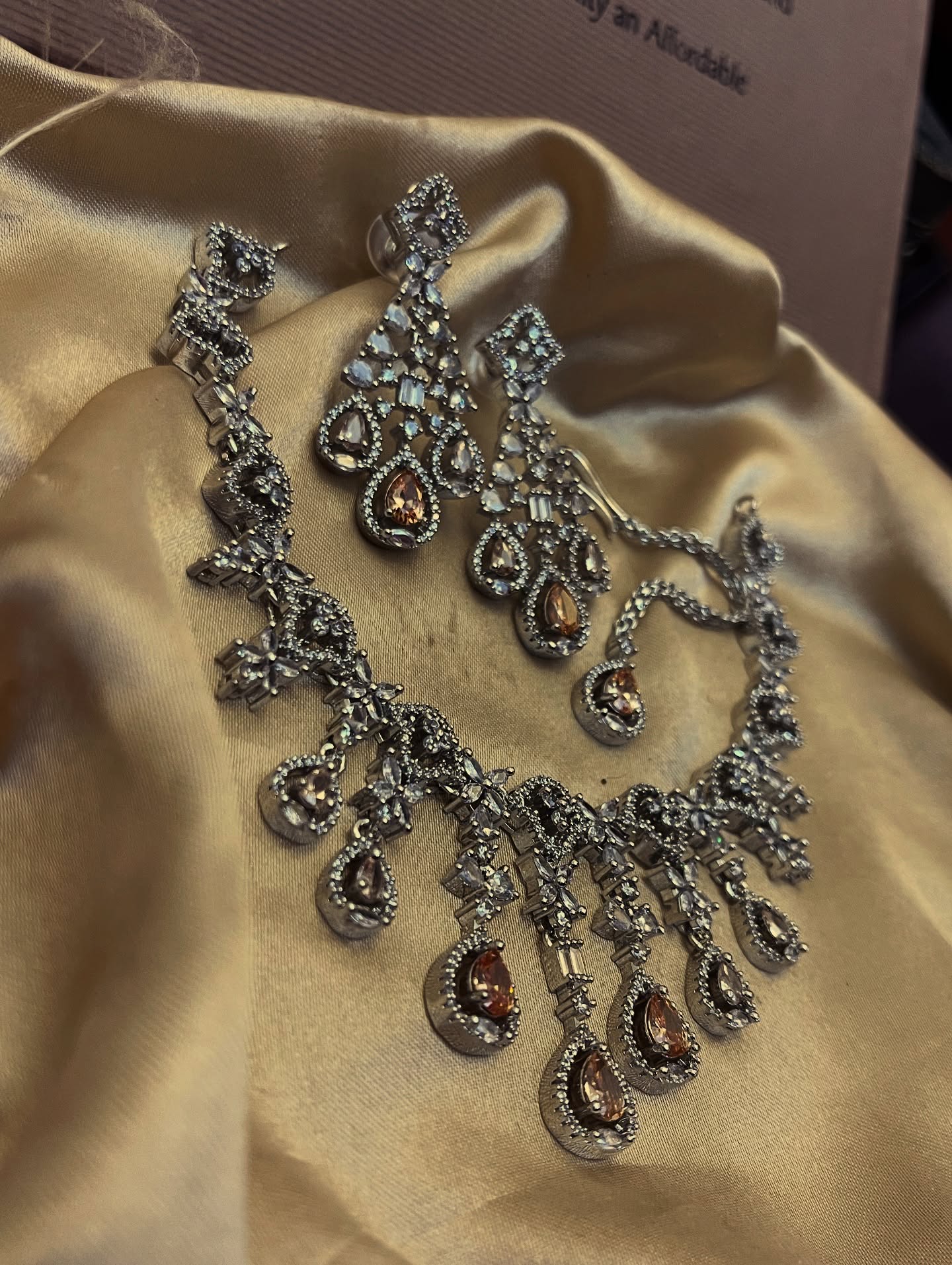 Zircon jarao necklace set