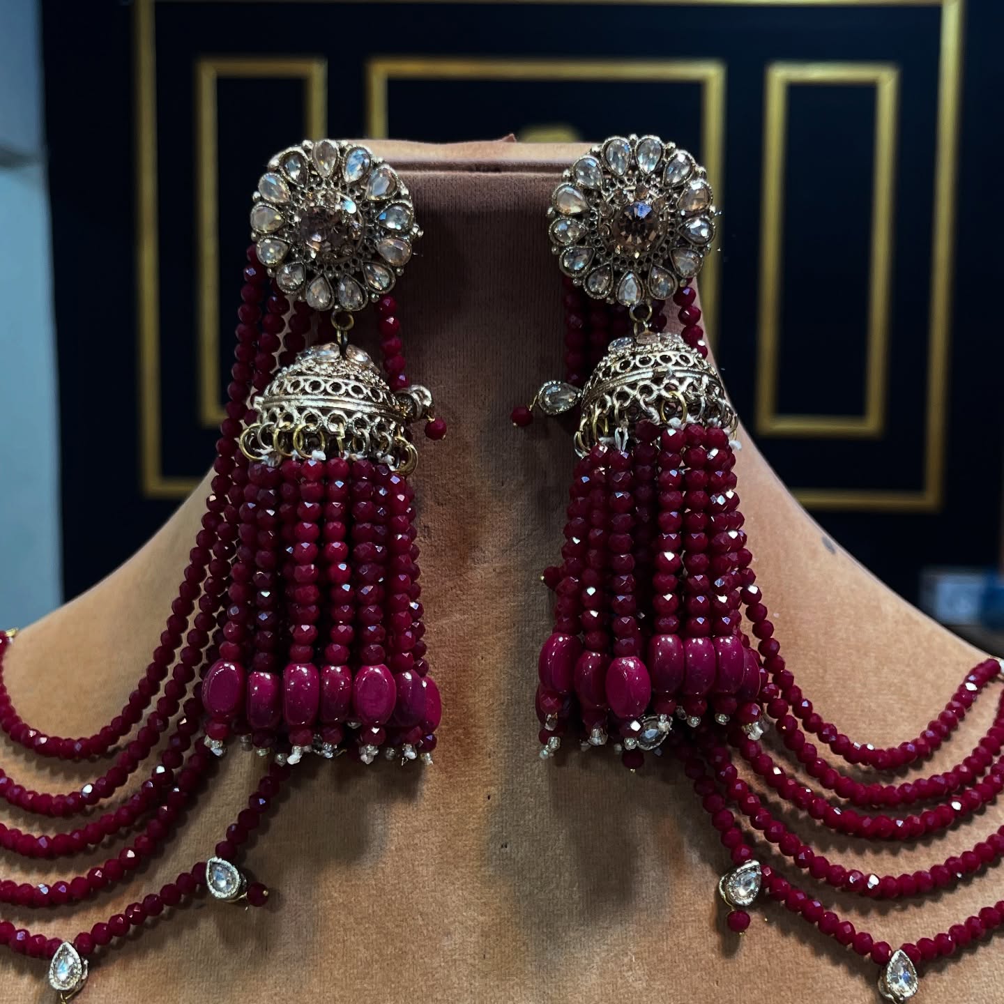 Big Stylish wear jhumka & sahara