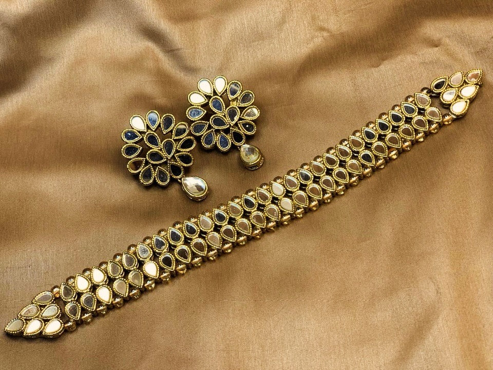 kundan Stylish wear Choker Set