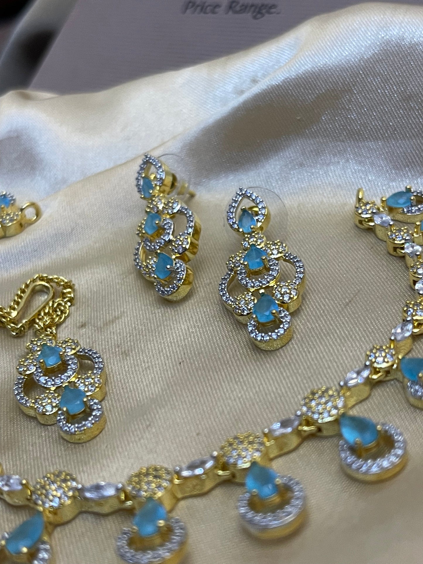 Zircon Ad Necklace Set
