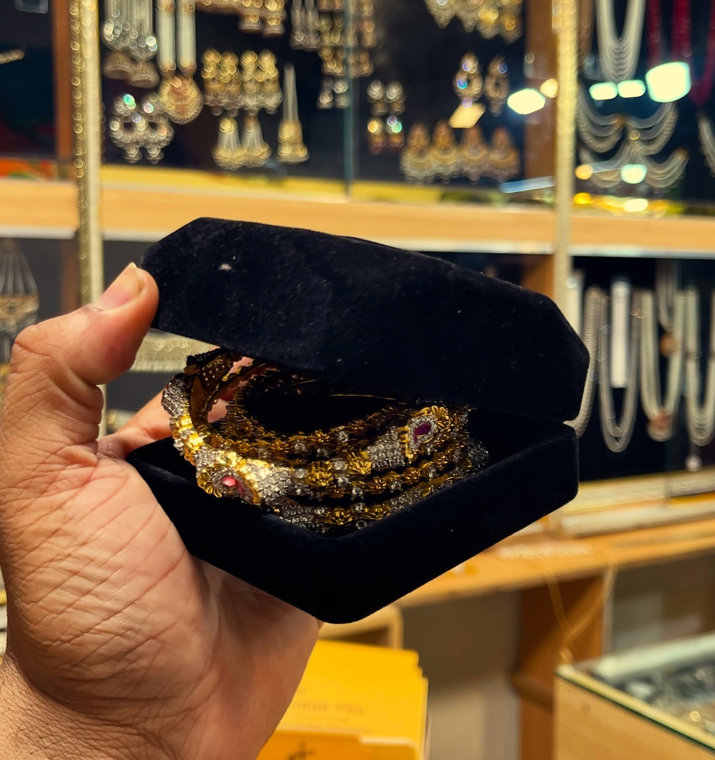 Trending Gold Plated Bangles in Pakistan 2026 | Premium Artificial Bangles for Women | Jhaverys Jewellery 6 Pcs Set of Bangles