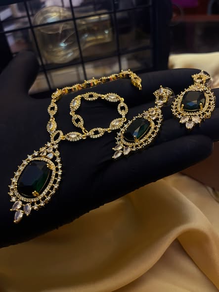 Pure Gold Plated,Beautifull Wear Jarao Zircon Ad Necklace Set