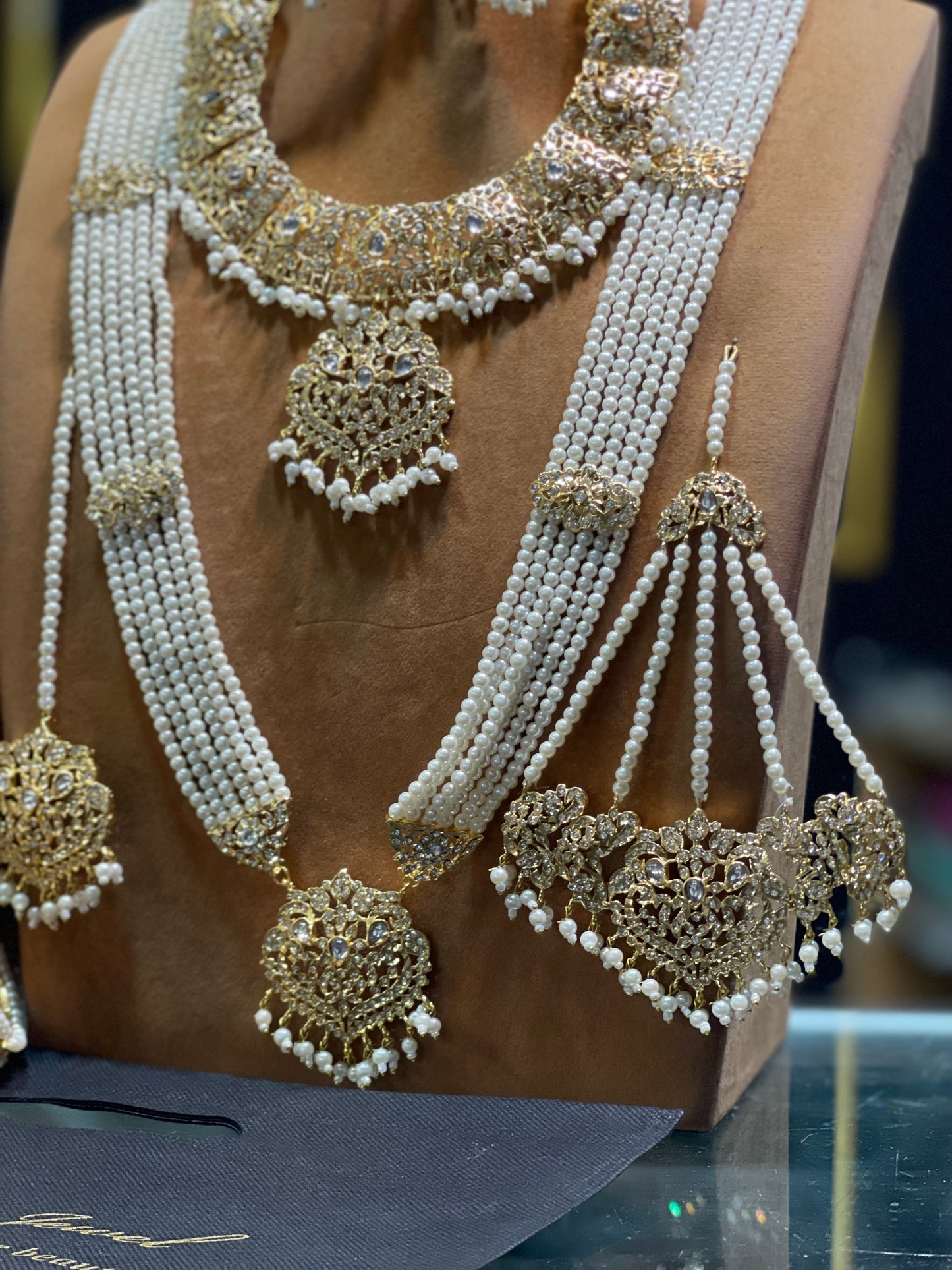 Hyderabadi Bridal Neckalce In Golden White