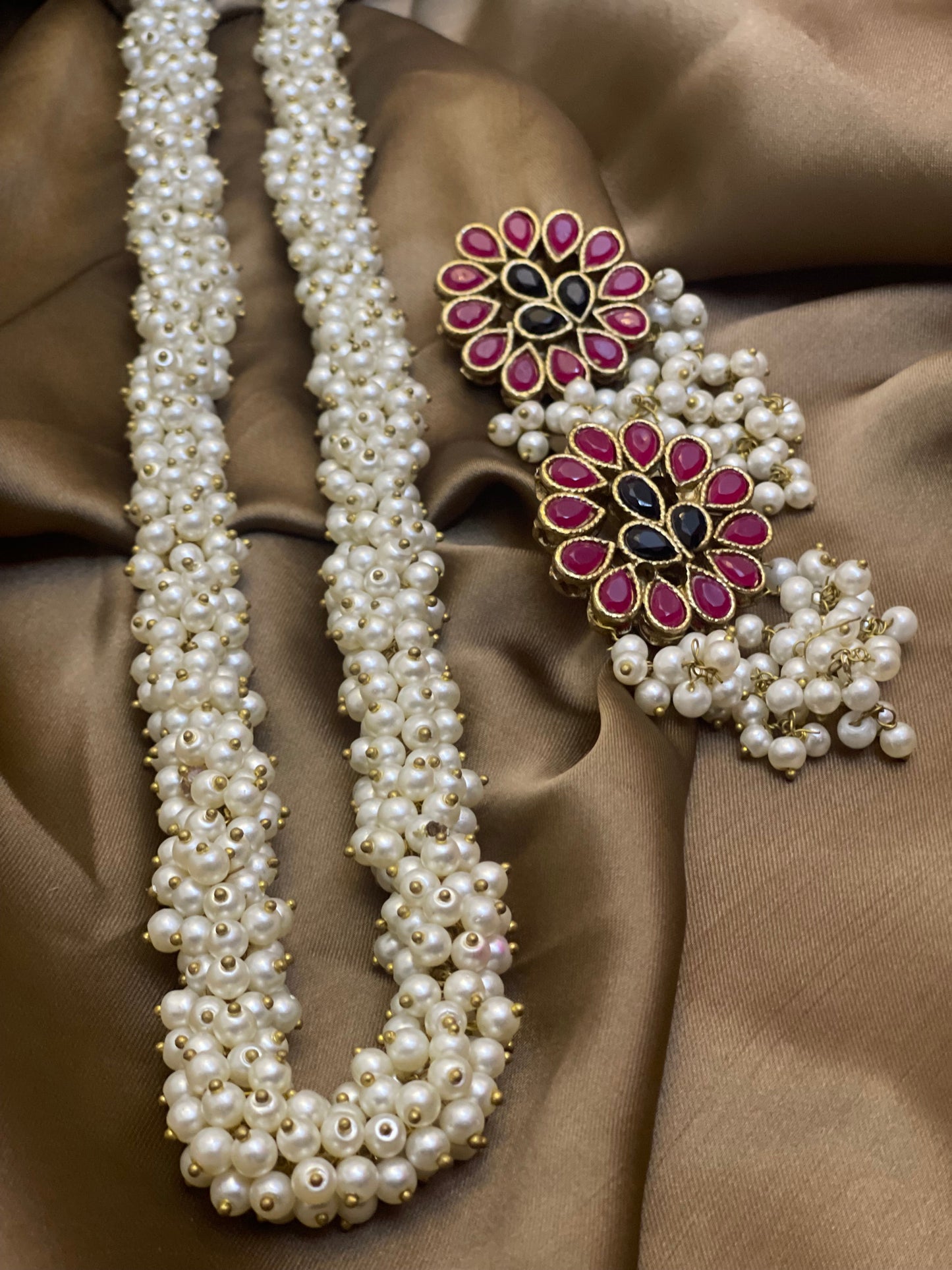 Gajra Long Pearls Mala and Tops