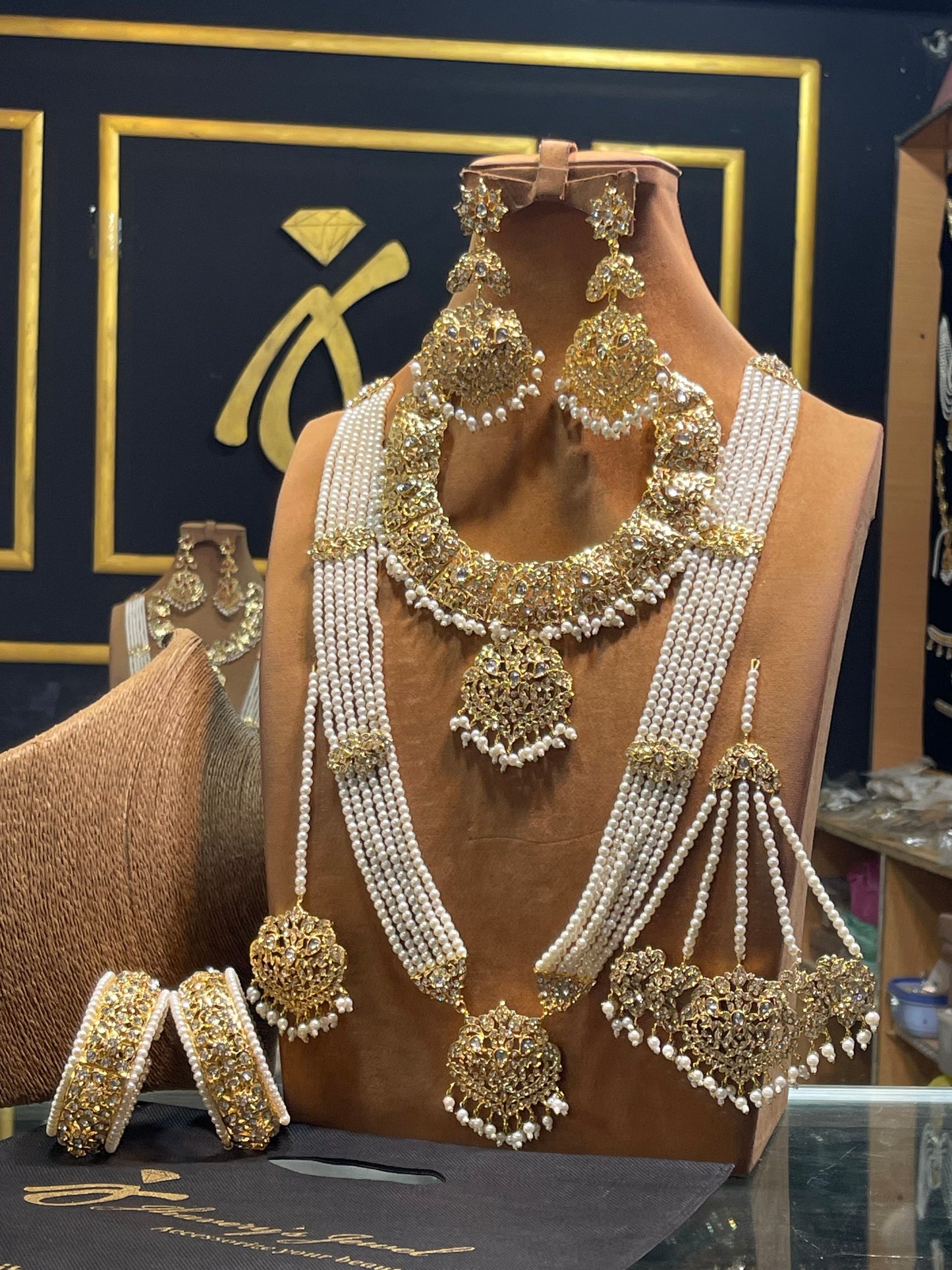 Hyderabadi Bridal Neckalce In Golden White