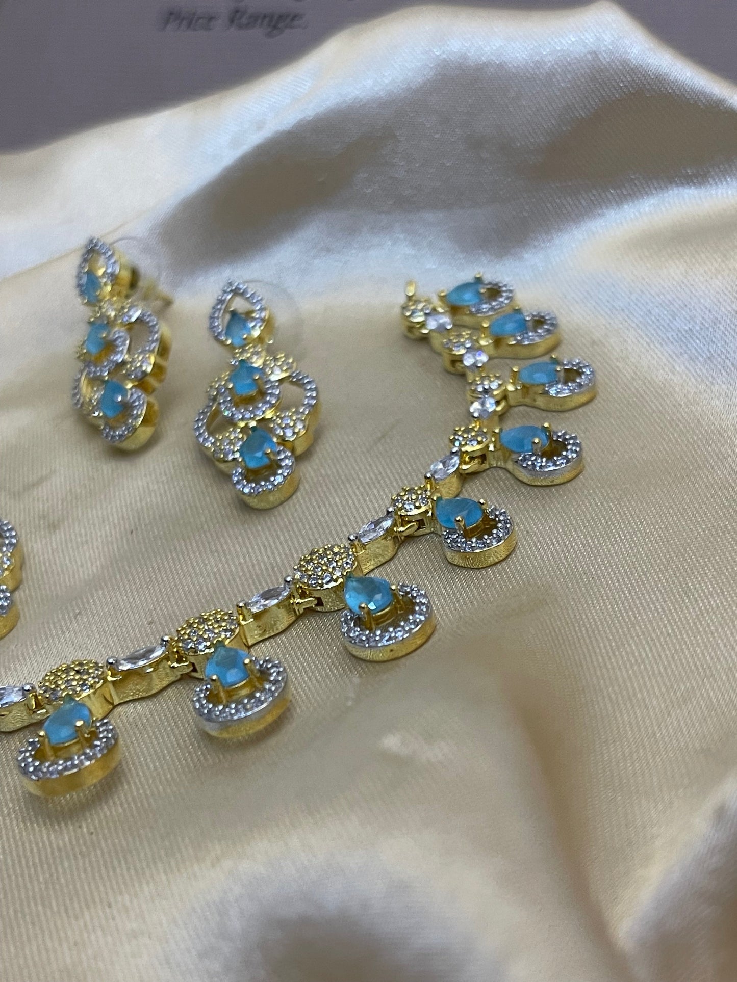 Zircon Ad Necklace Set
