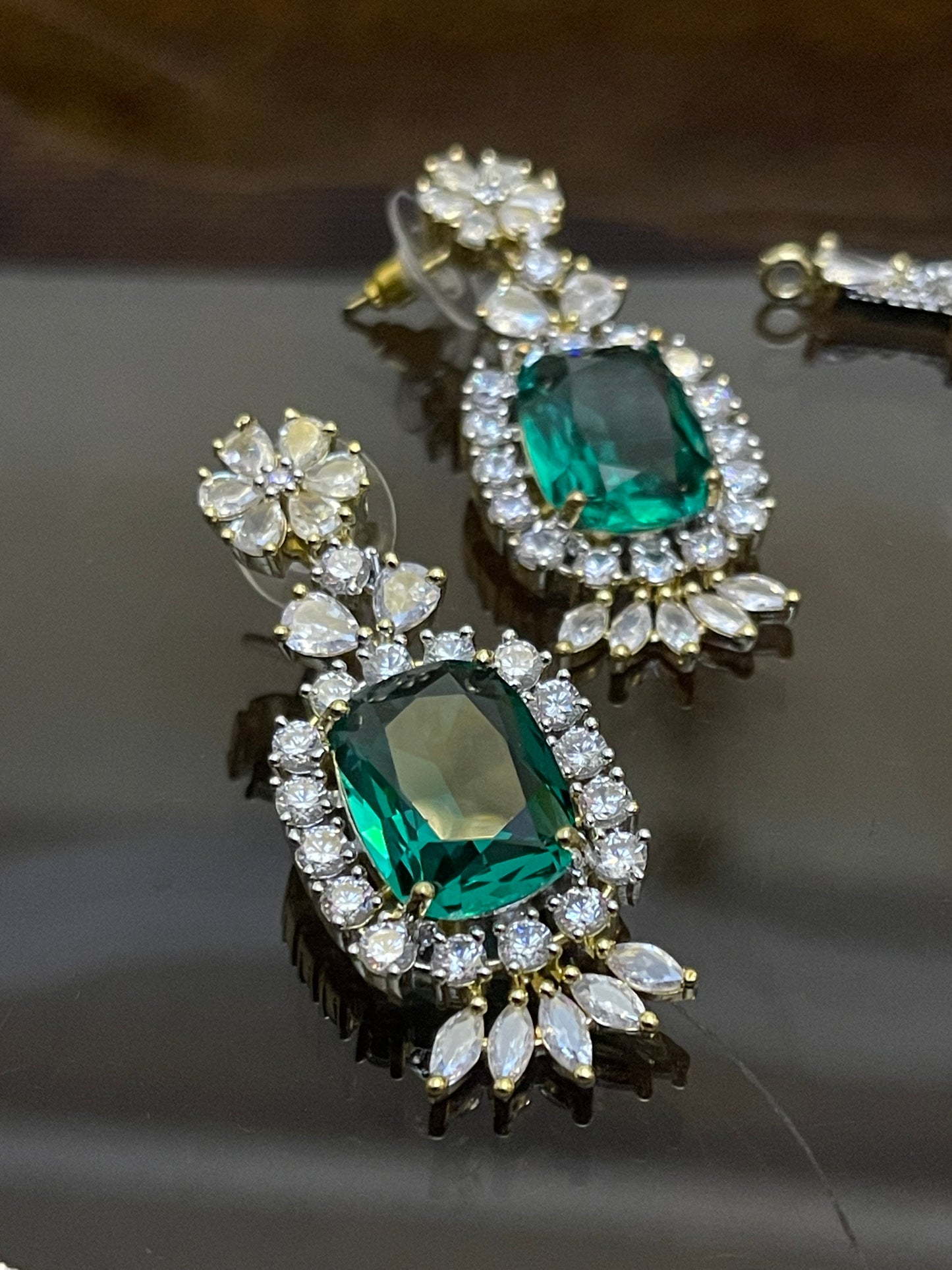 Zircon Stones Studded Necklace Set