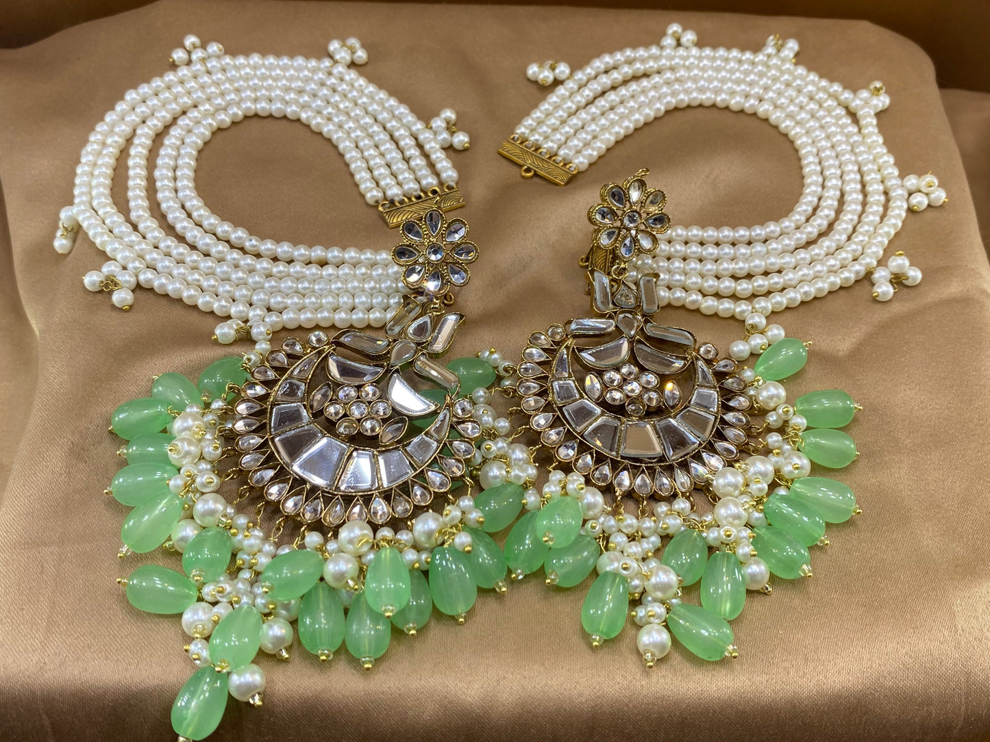 Furshi Kundan Earrings With Saharas