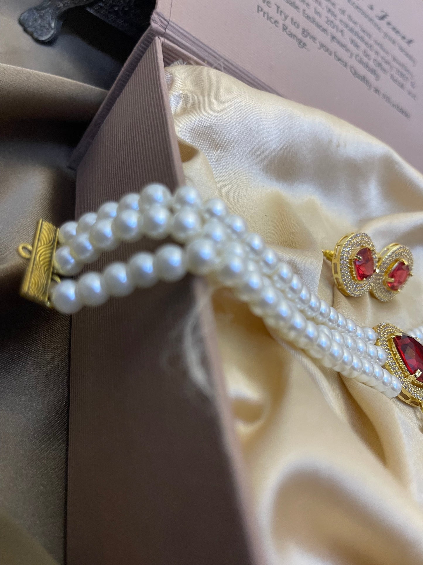 Zircon Choker Set