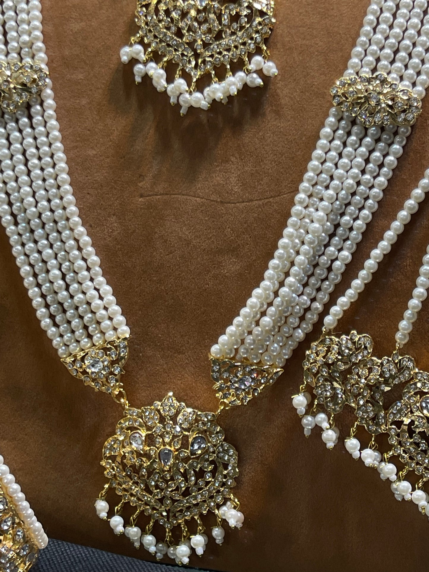 Hyderabadi Bridal Neckalce In Golden White