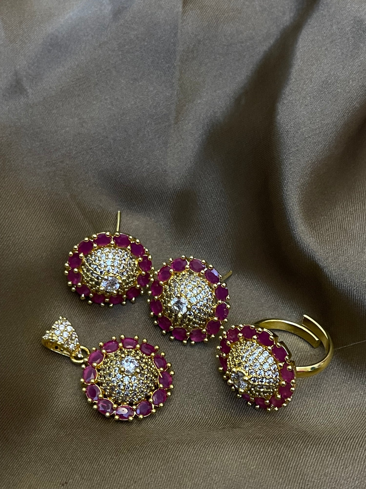 Pendant sets Collection