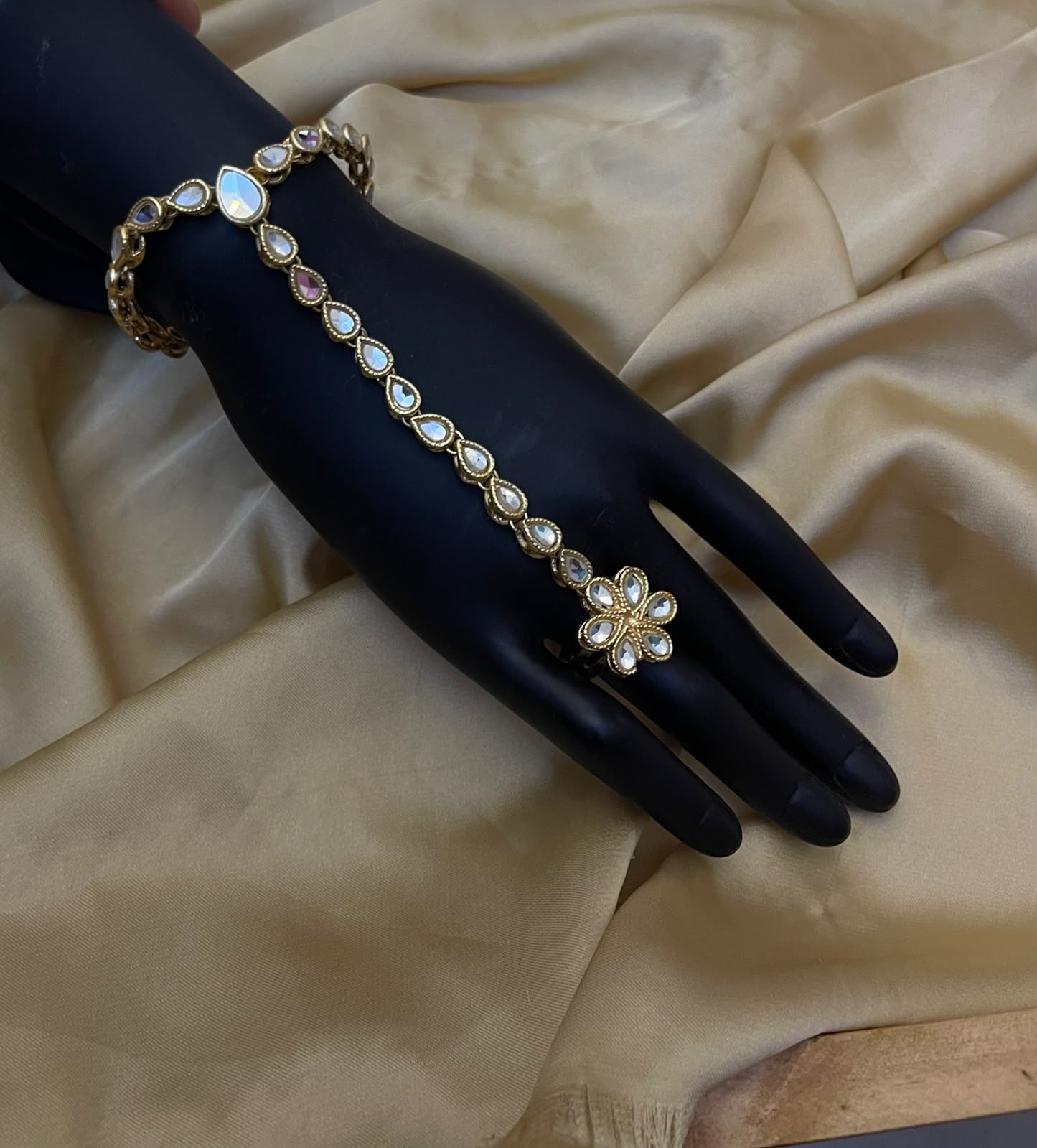 Bracelete With Ring