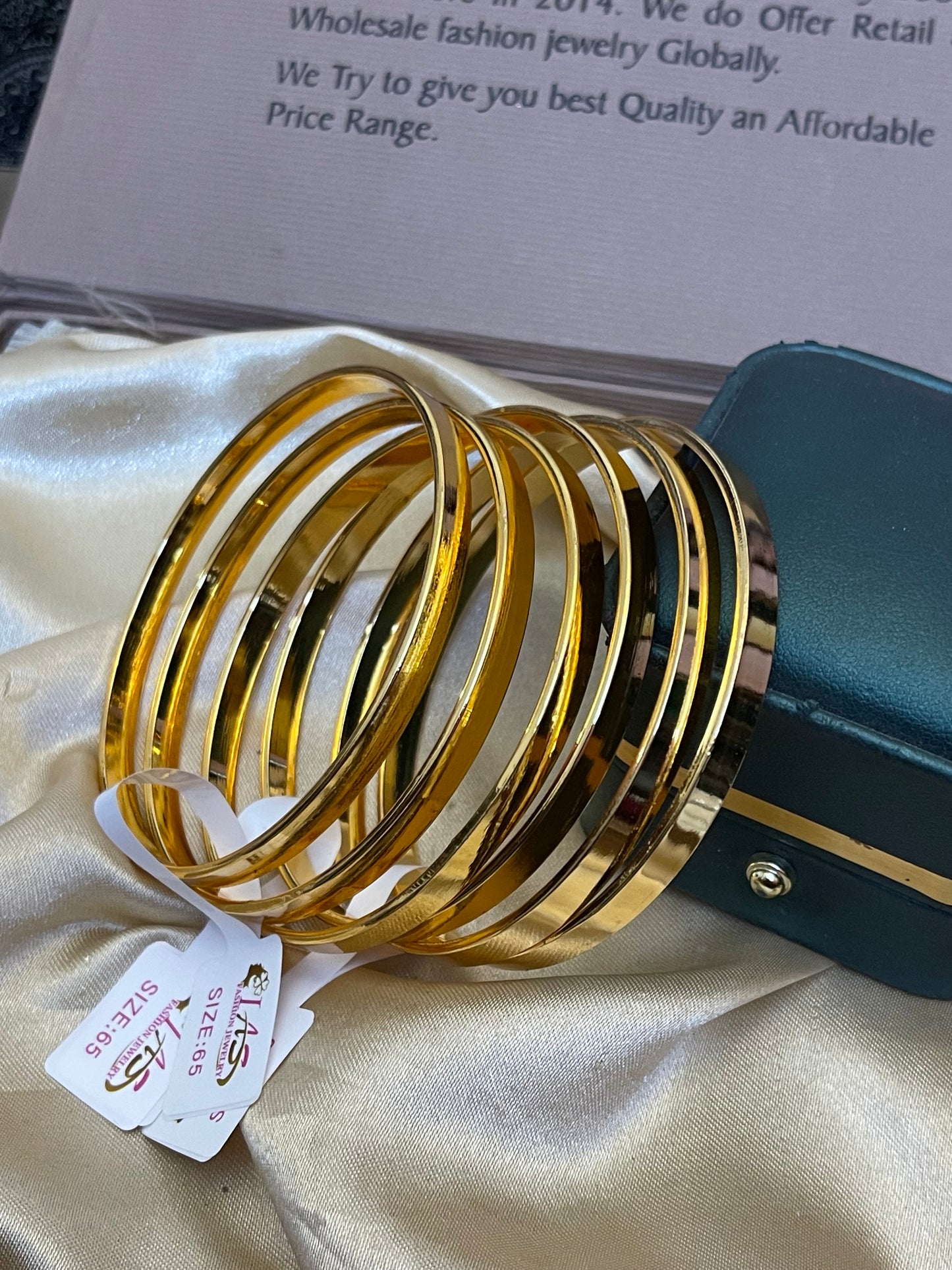 6 pc Stylish wear Gold Look  BANGLES set