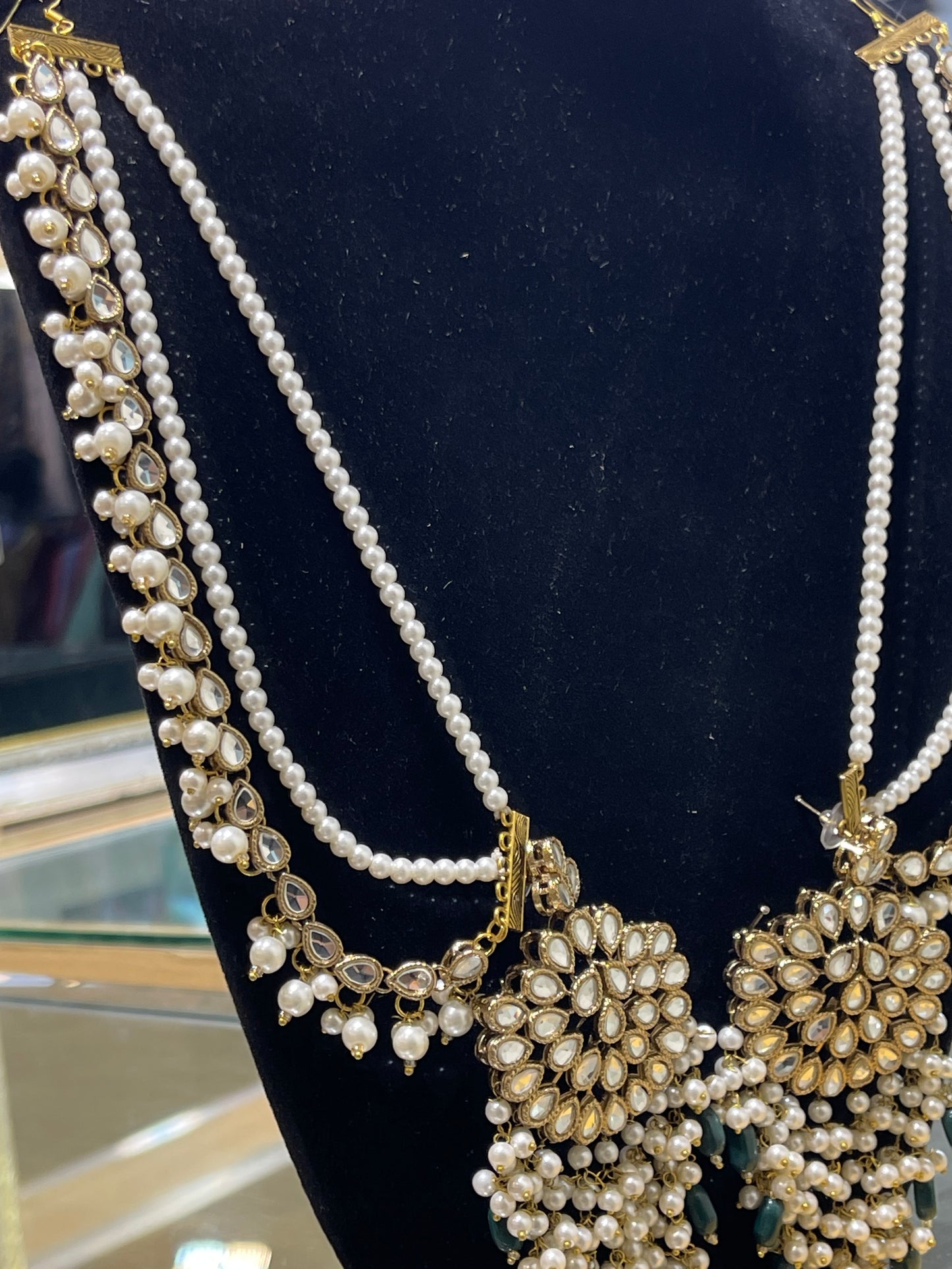 Kundan Sahara Big Earrings