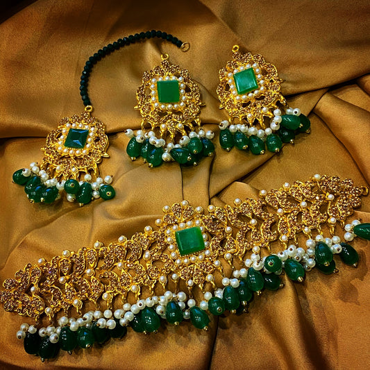 traditional Choker Set