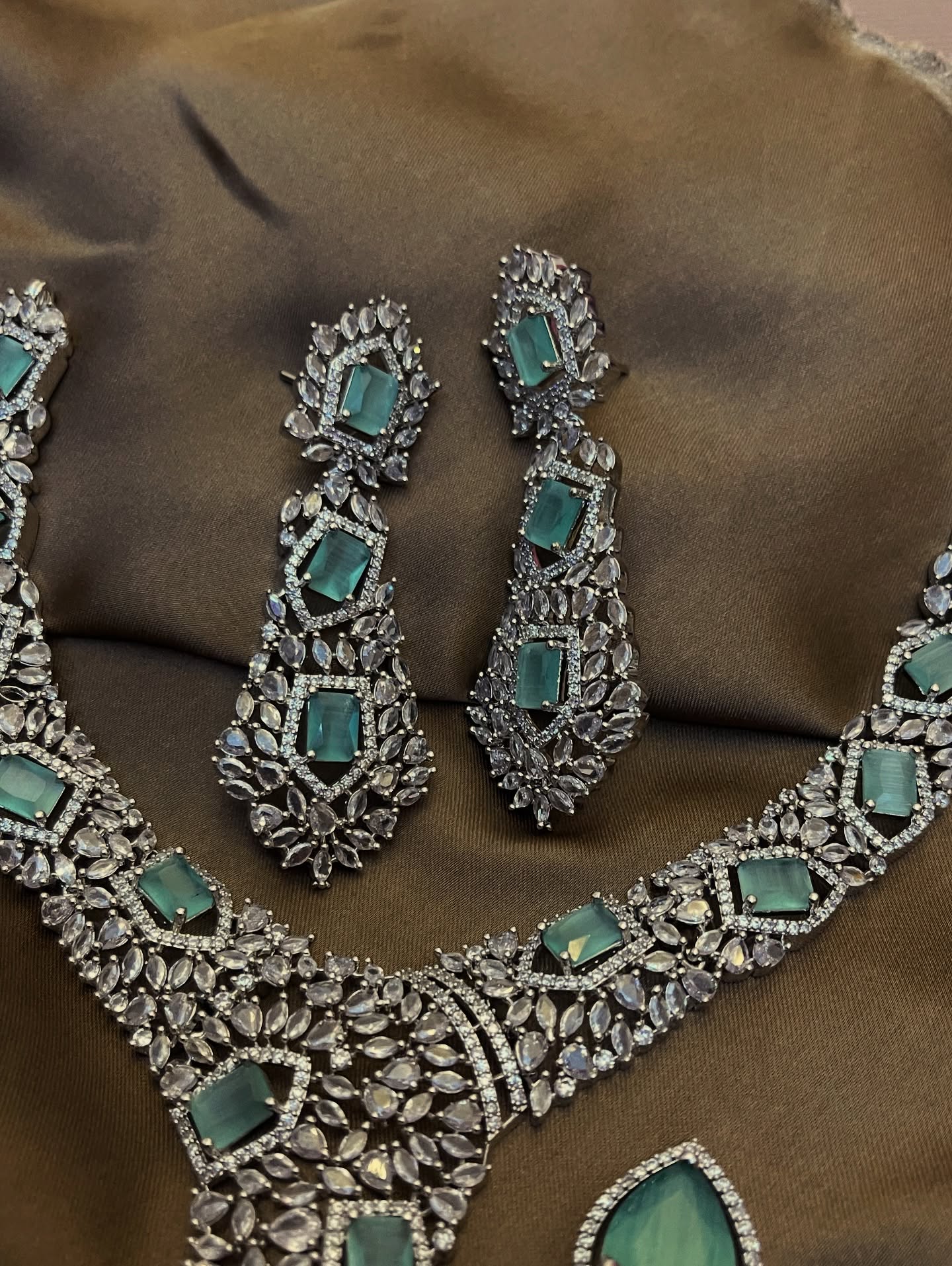 Zircon Ad Necklace Set