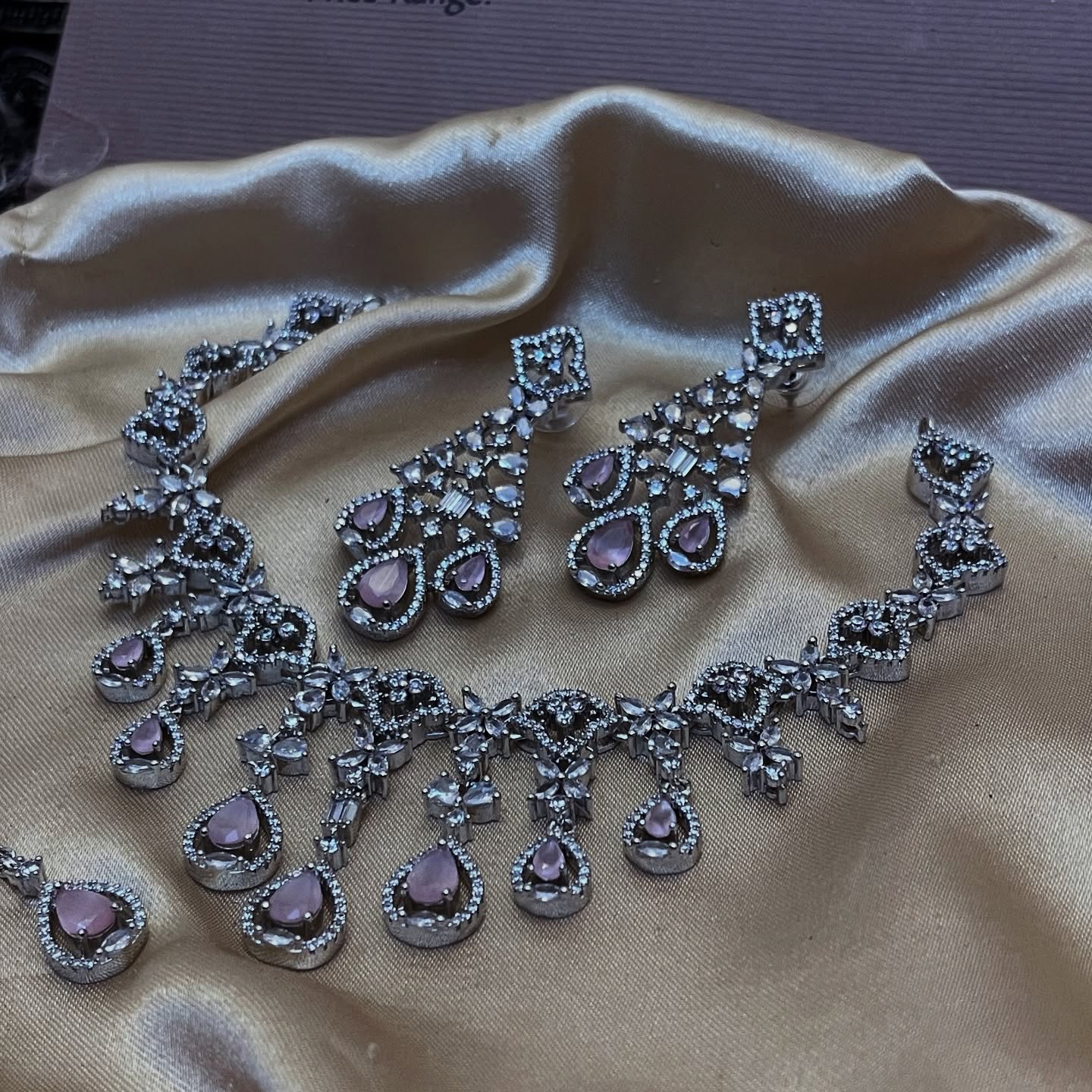 zircon Ad NECKLACE SET