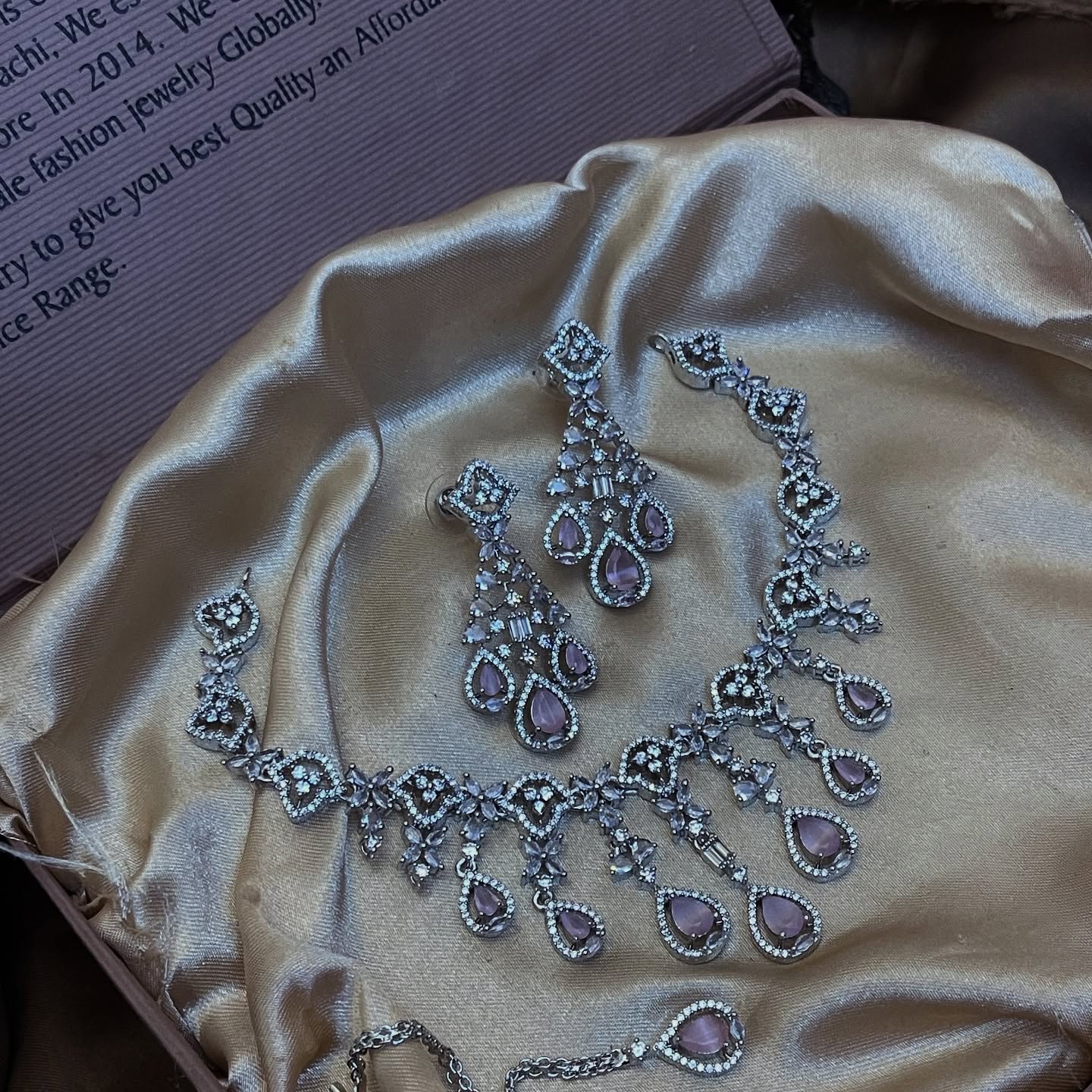 zircon Ad NECKLACE SET