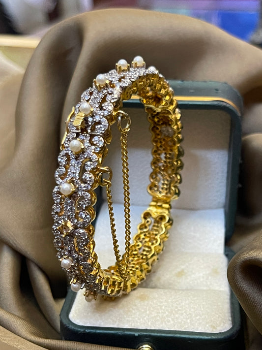 Zircon Jarao Gold Plated Bracelete