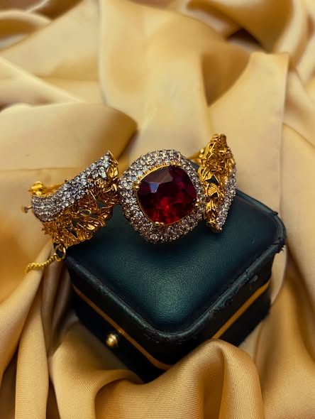 Zircon Jarao Bracelete 22KT Pure Ruby Stones Work