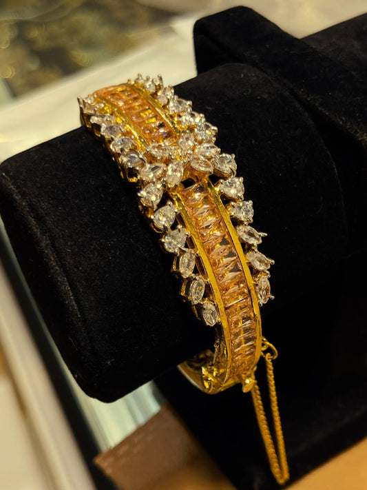 Zircon Jarao 22KT Gold Plated Bracelete