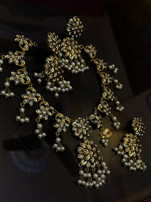Dul Gold Antique Look Designer Hyderabadi Set