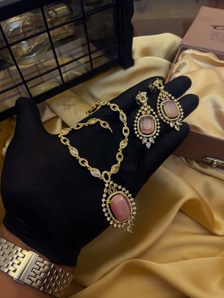 Pure Gold Plated,Beautifull Wear Jarao Zircon Ad Necklace Set