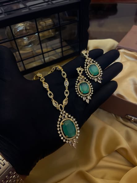 Pure Gold Plated,Beautifull Wear Jarao Zircon Ad Necklace Set