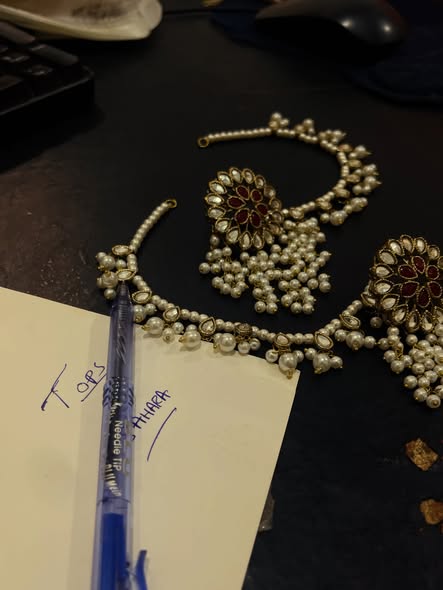 Hand Made Our Beautifull Wear Classic Stylish Wear Earrings and Saharas In Kundan Traditional Lovers