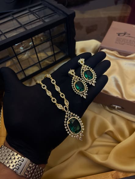 Pure Gold Plated,Beautifull Wear Jarao Zircon Ad Necklace Set