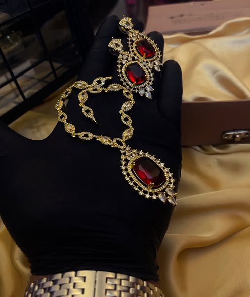 Pure Gold Plated,Beautifull Wear Jarao Zircon Ad Necklace Set With All Coloure Range