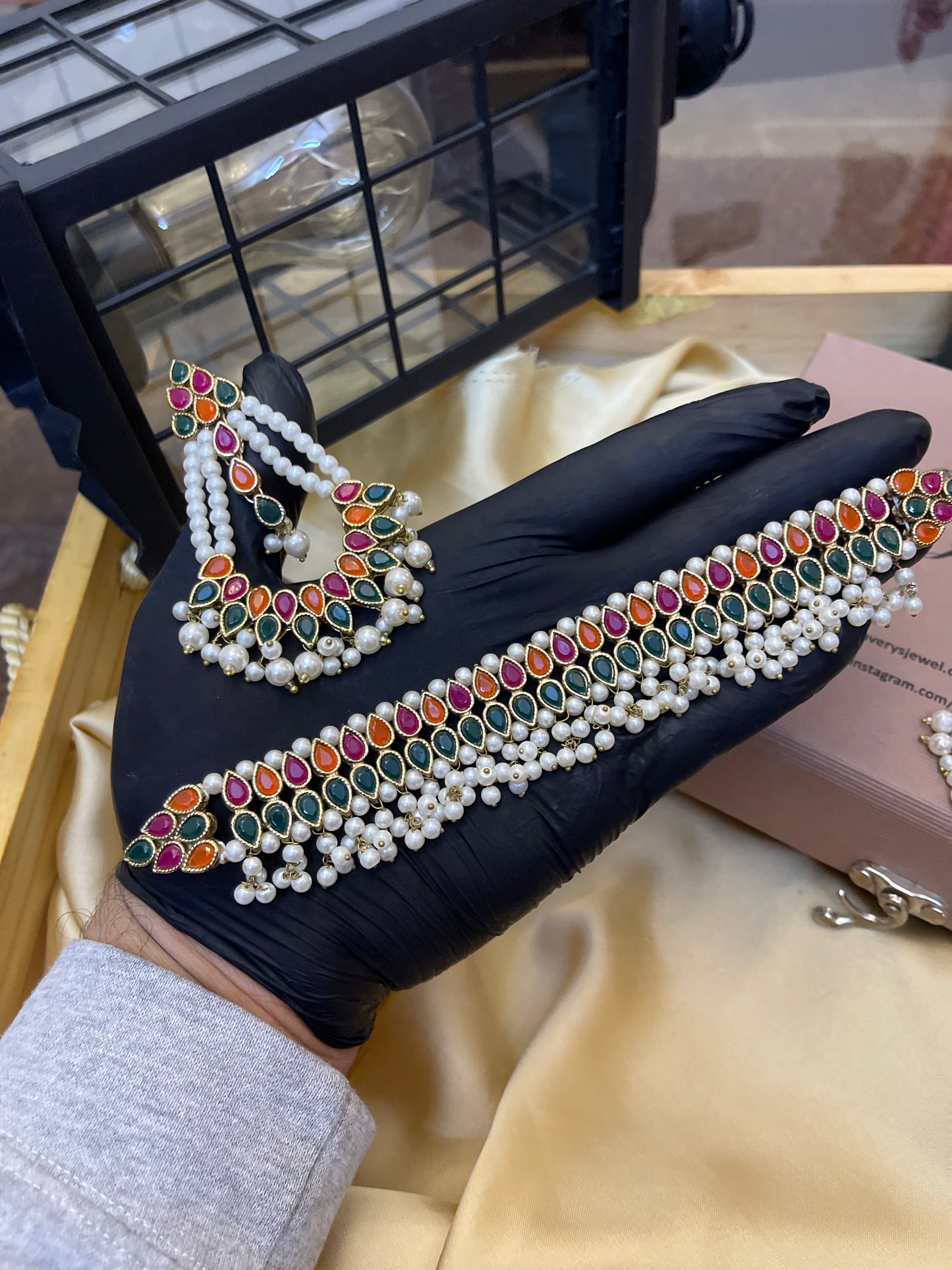 Noratan Stones Studded Choker Set