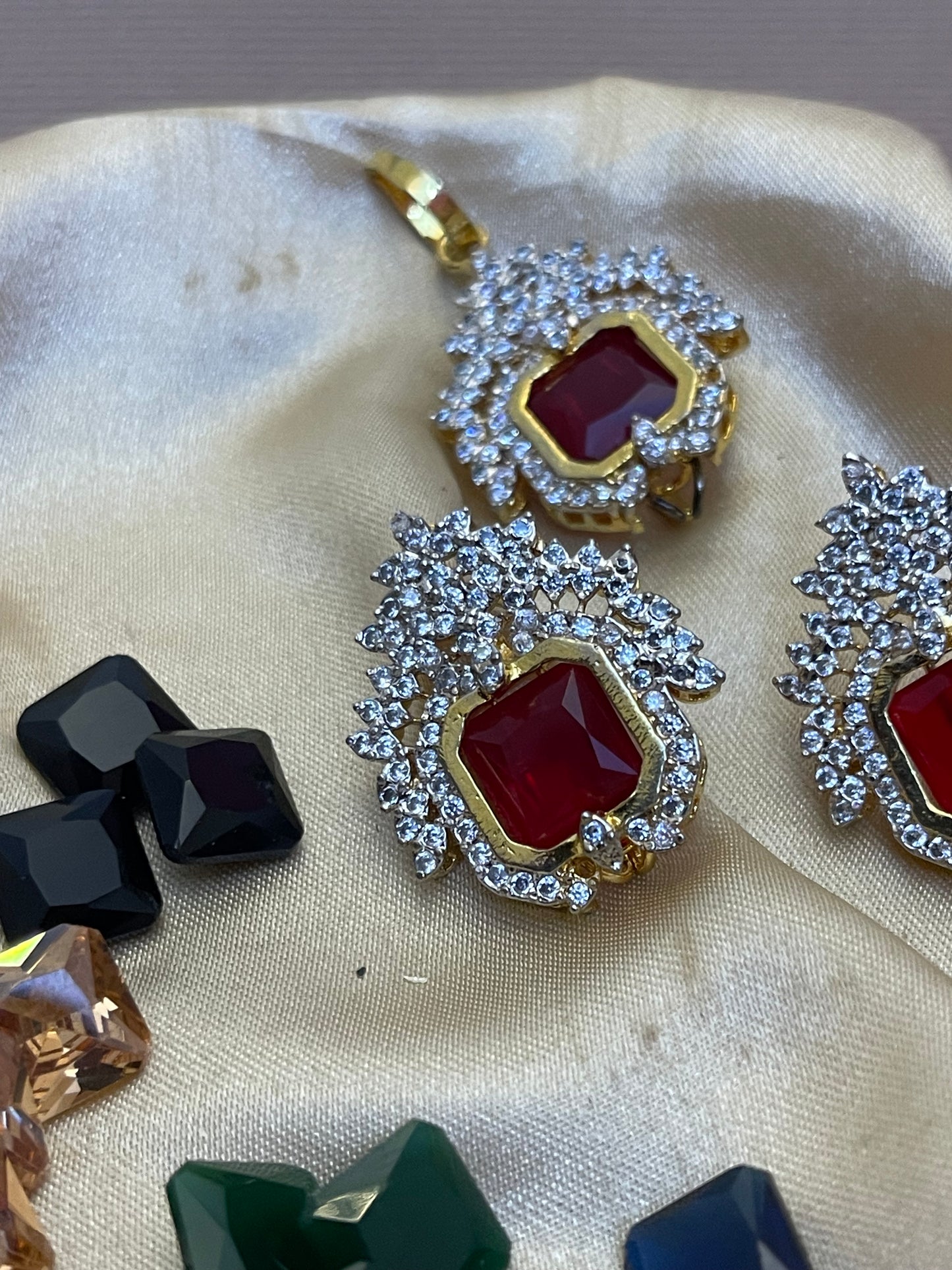 Changeable Stylish Wear Zircon Pendant Set