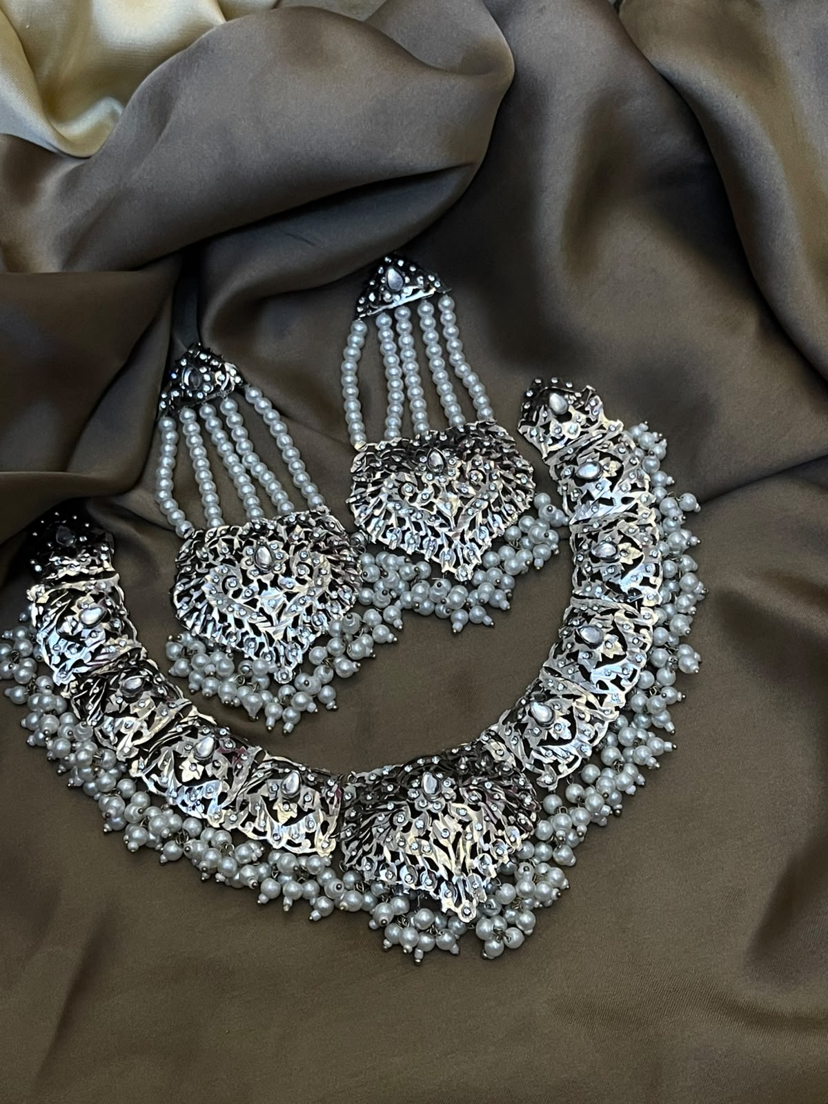 Traditional Silver Choker Necklace Set with Pearl Earrings