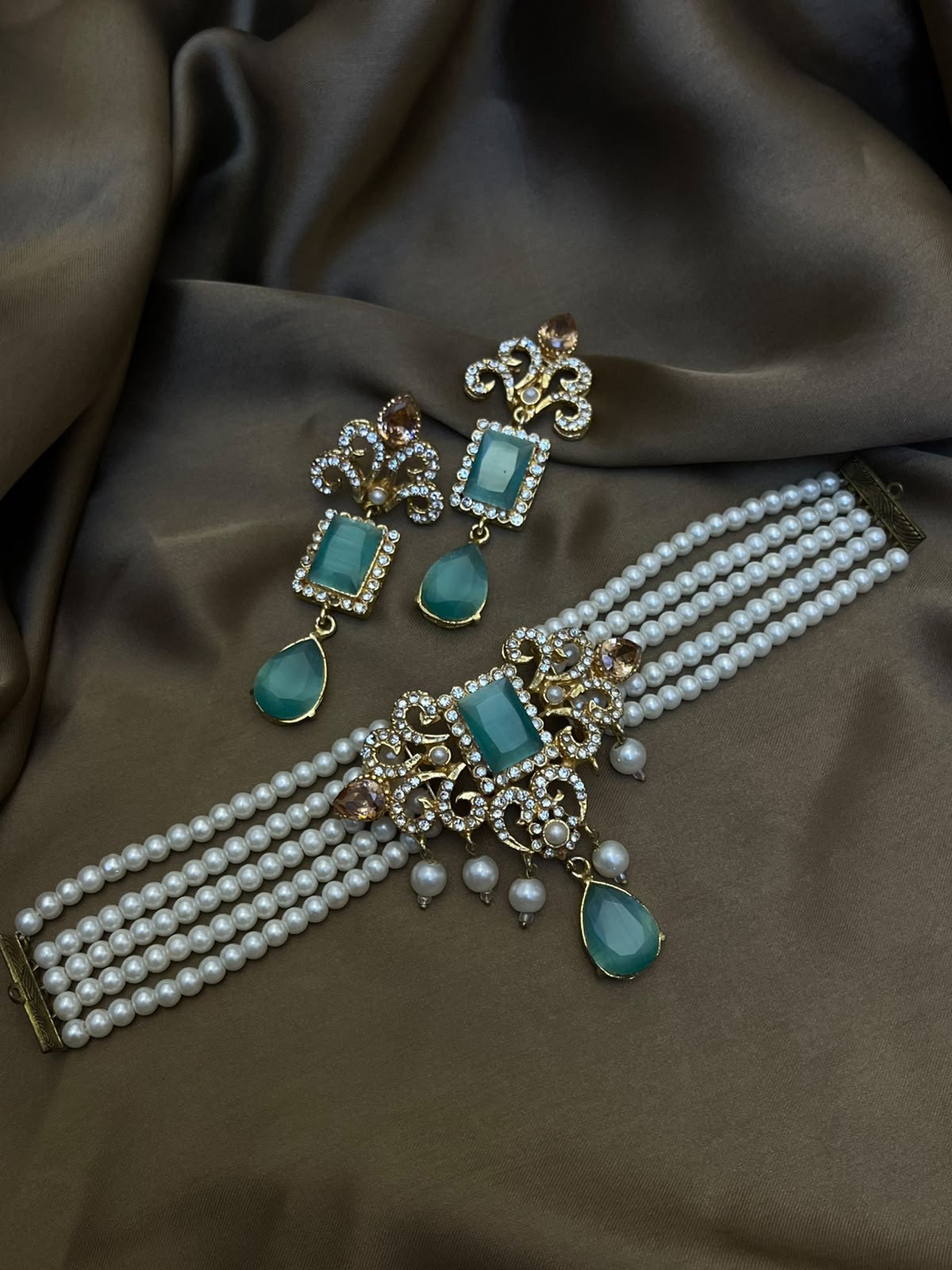 Elegant Pearl Choker Set