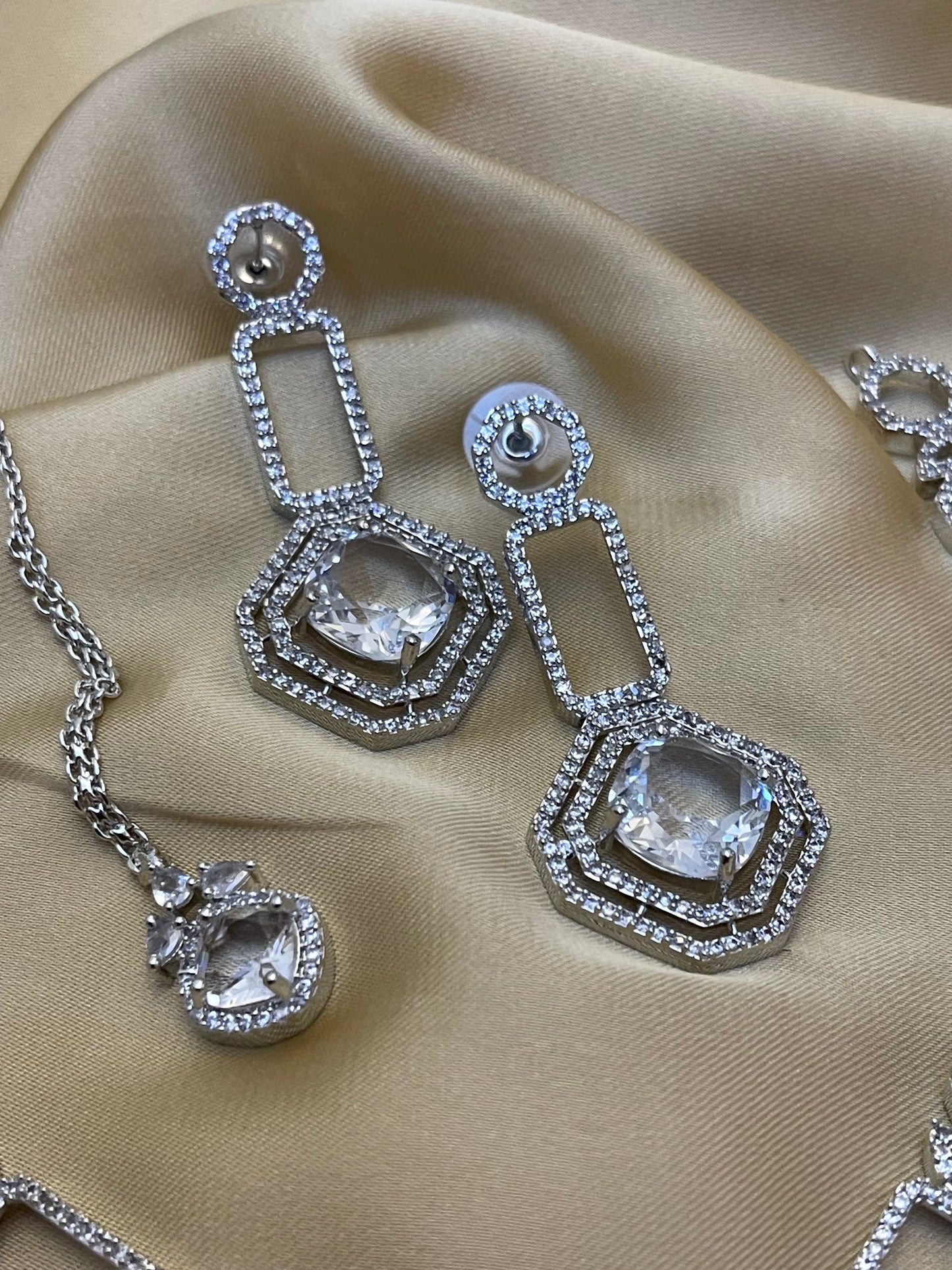 Zircon Stones Studded Stylish Necklace Set