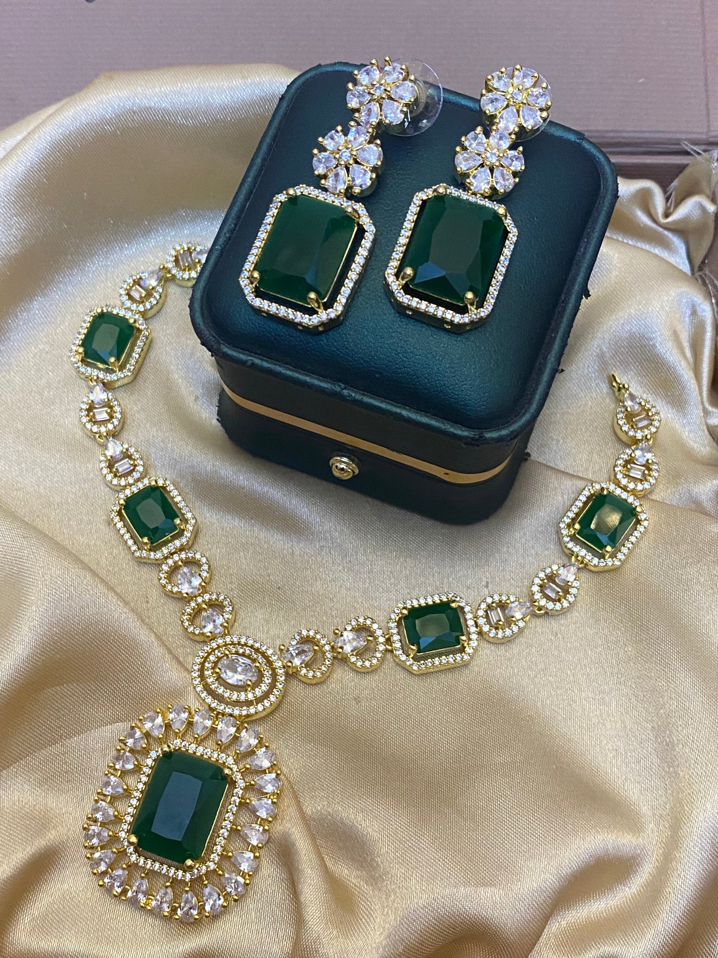 Zircon necklace Set