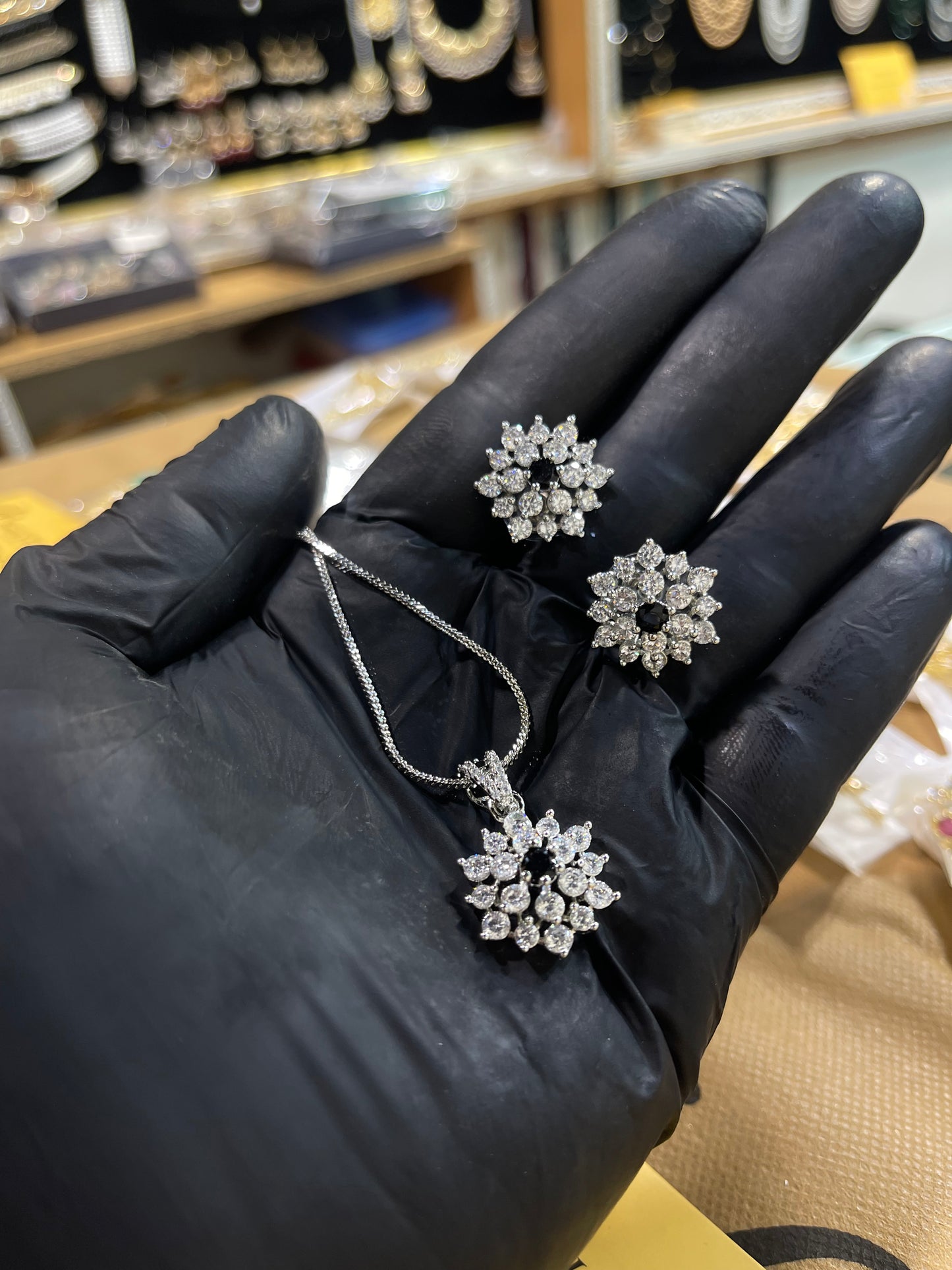 Zircon  Black Ad Locket Set With Chain