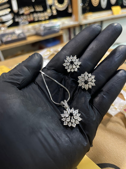 Zircon  Black Ad Locket Set With Chain