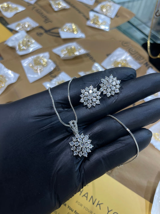 Zircon Ad Locket Set With Chain