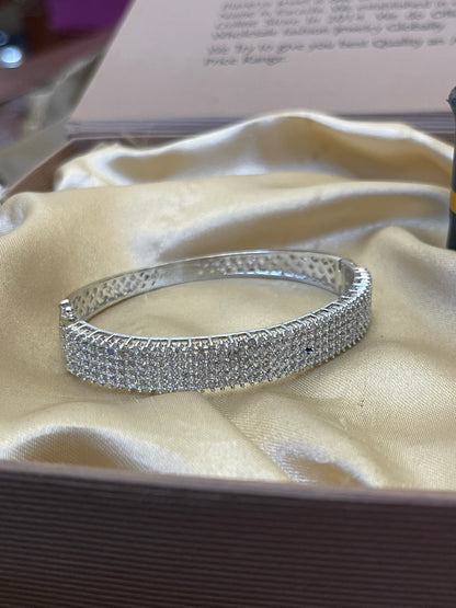 1 Carat Zircon Bracelete